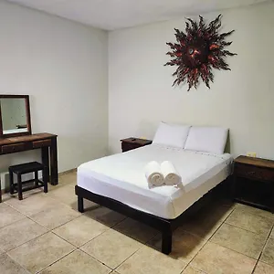 Sueno Maya מלון